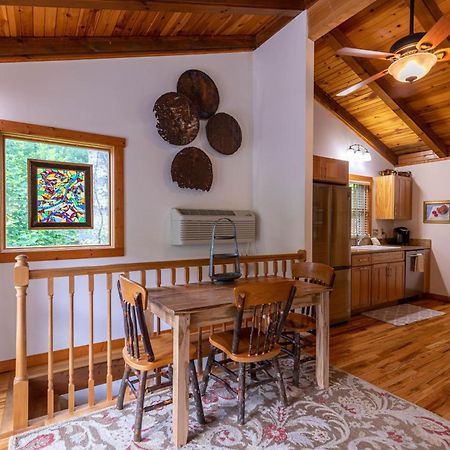 Knotty Pine Villa West Jefferson Exteriör bild