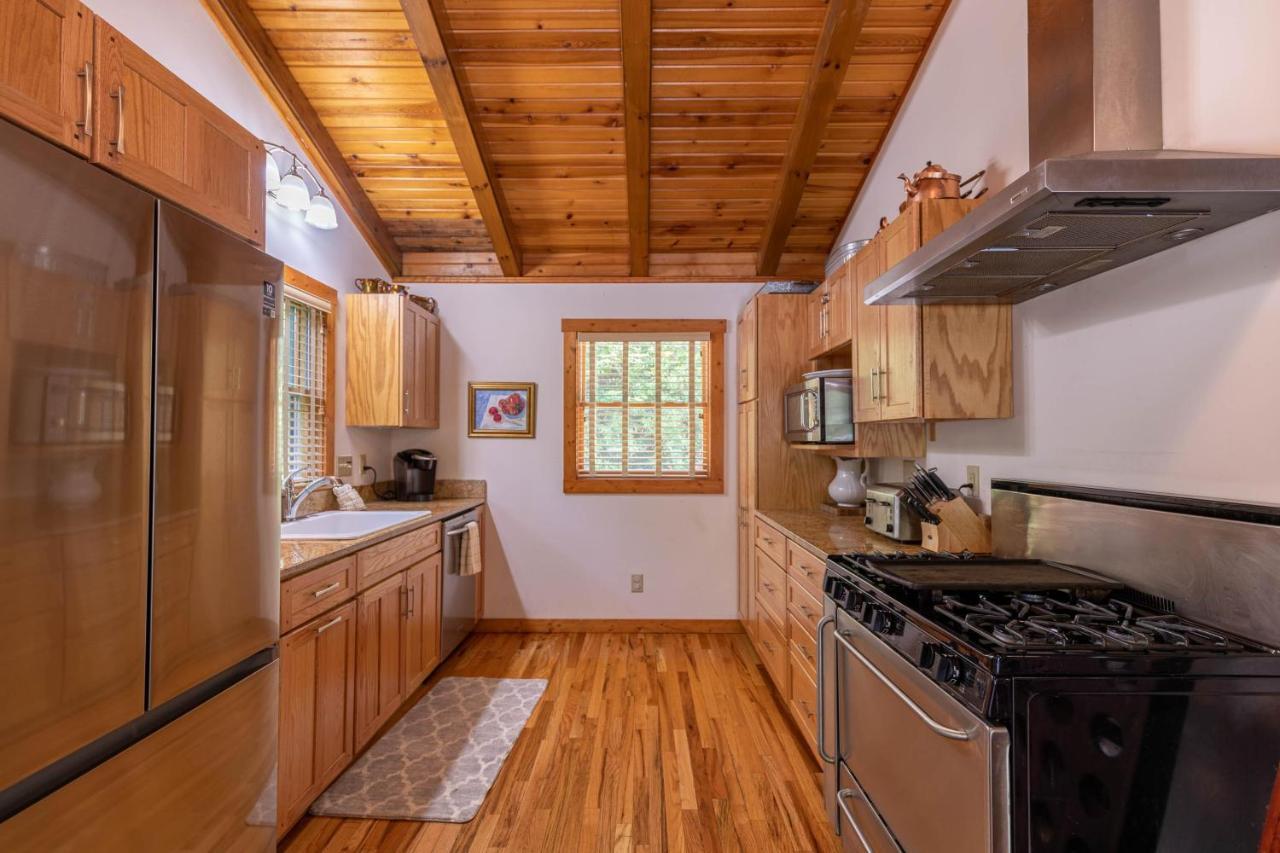 Knotty Pine Villa West Jefferson Exteriör bild